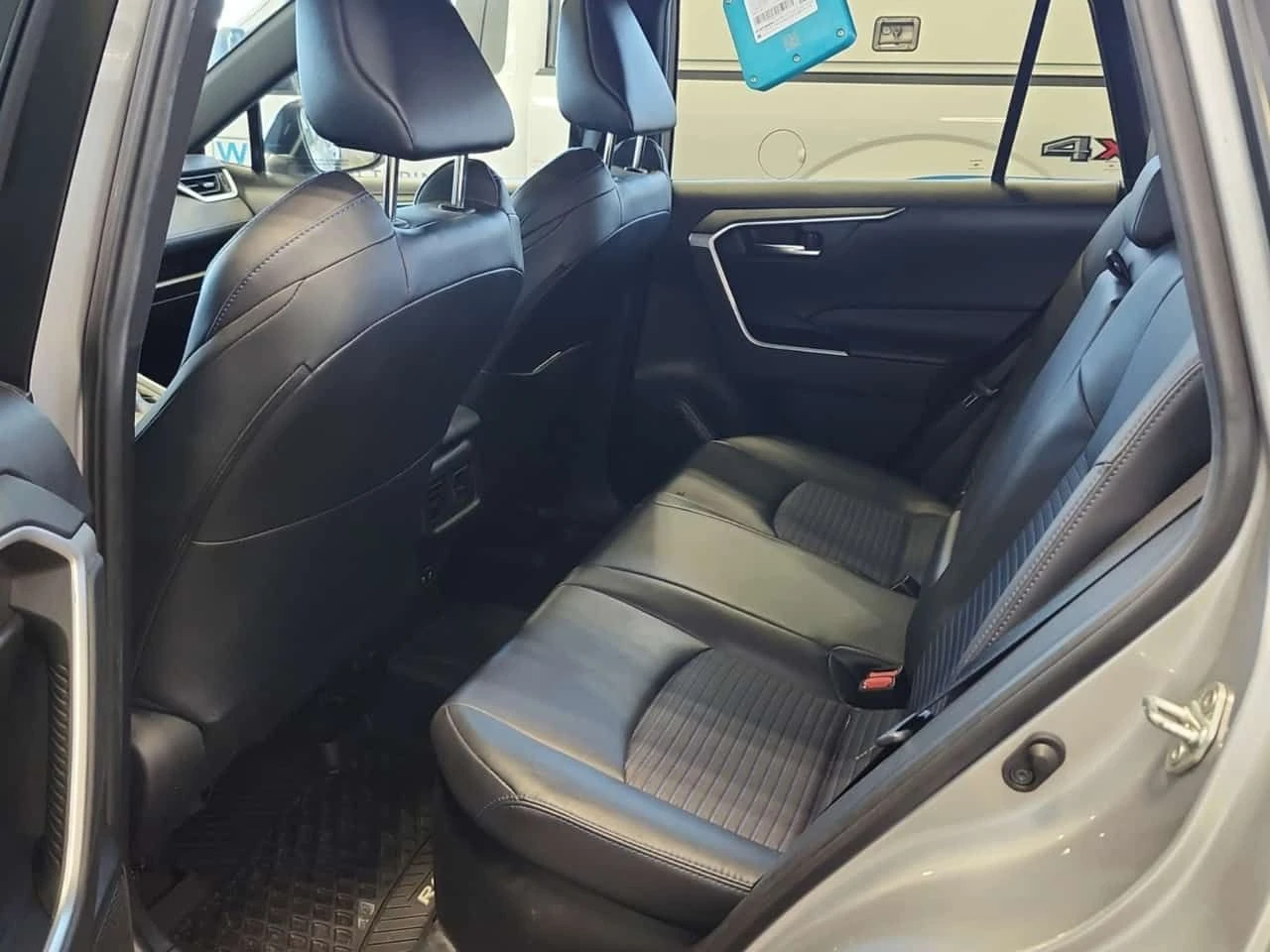 Toyota Rav4 * HYBRID XLE * AWD * CARFAX * , снимка 8 - Автомобили и джипове - 55571018