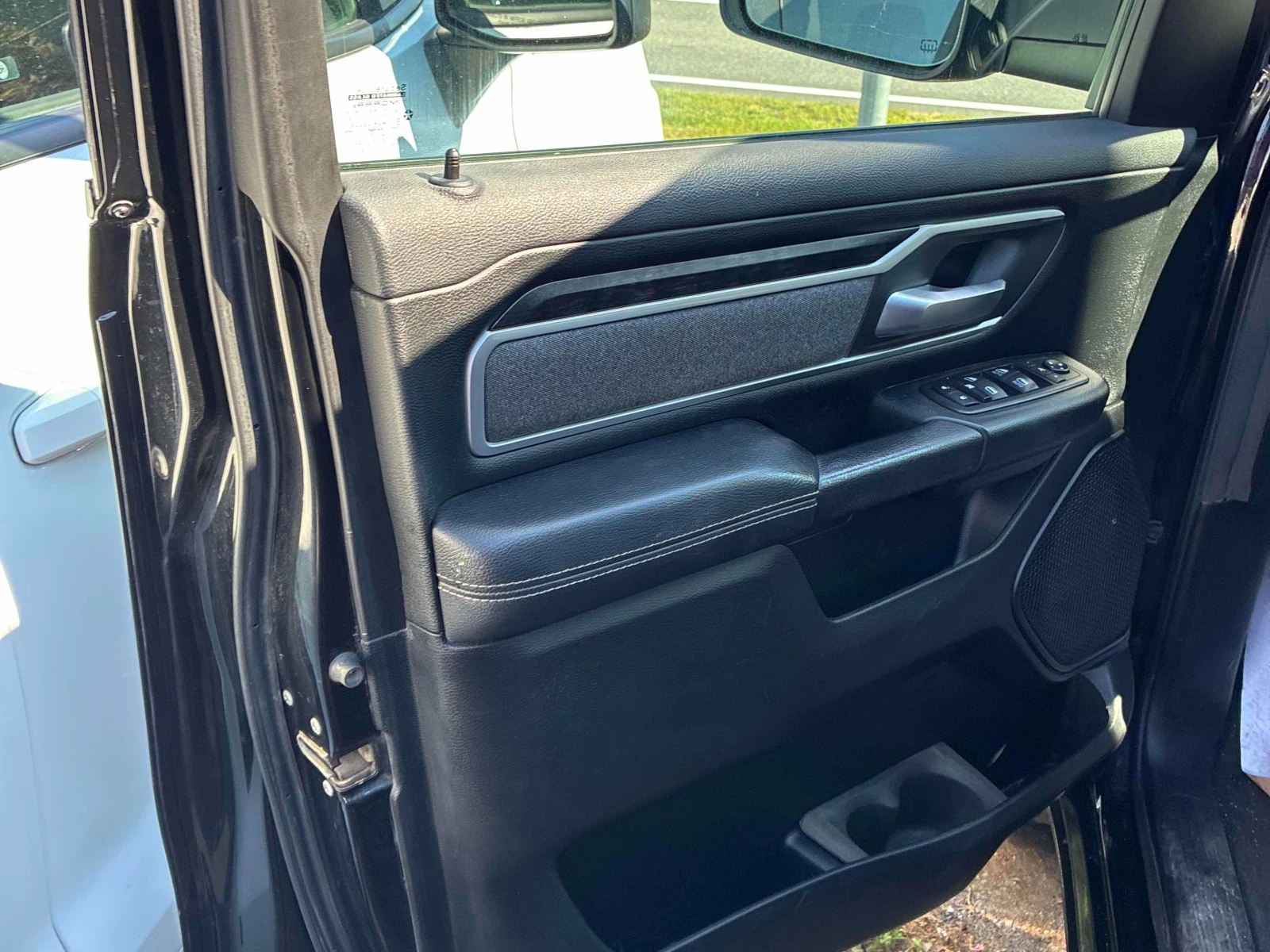Dodge RAM 1500 * Big Horn * CARFAX * ЦЕНА ДО БГ, снимка 12 - Автомобили и джипове - 55972536