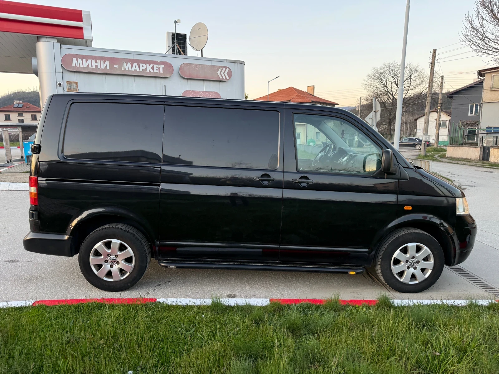 VW Transporter T5 2.5TDI 131кс. Климатик Нов внос, снимка 5 - Бусове и автобуси - 54235967