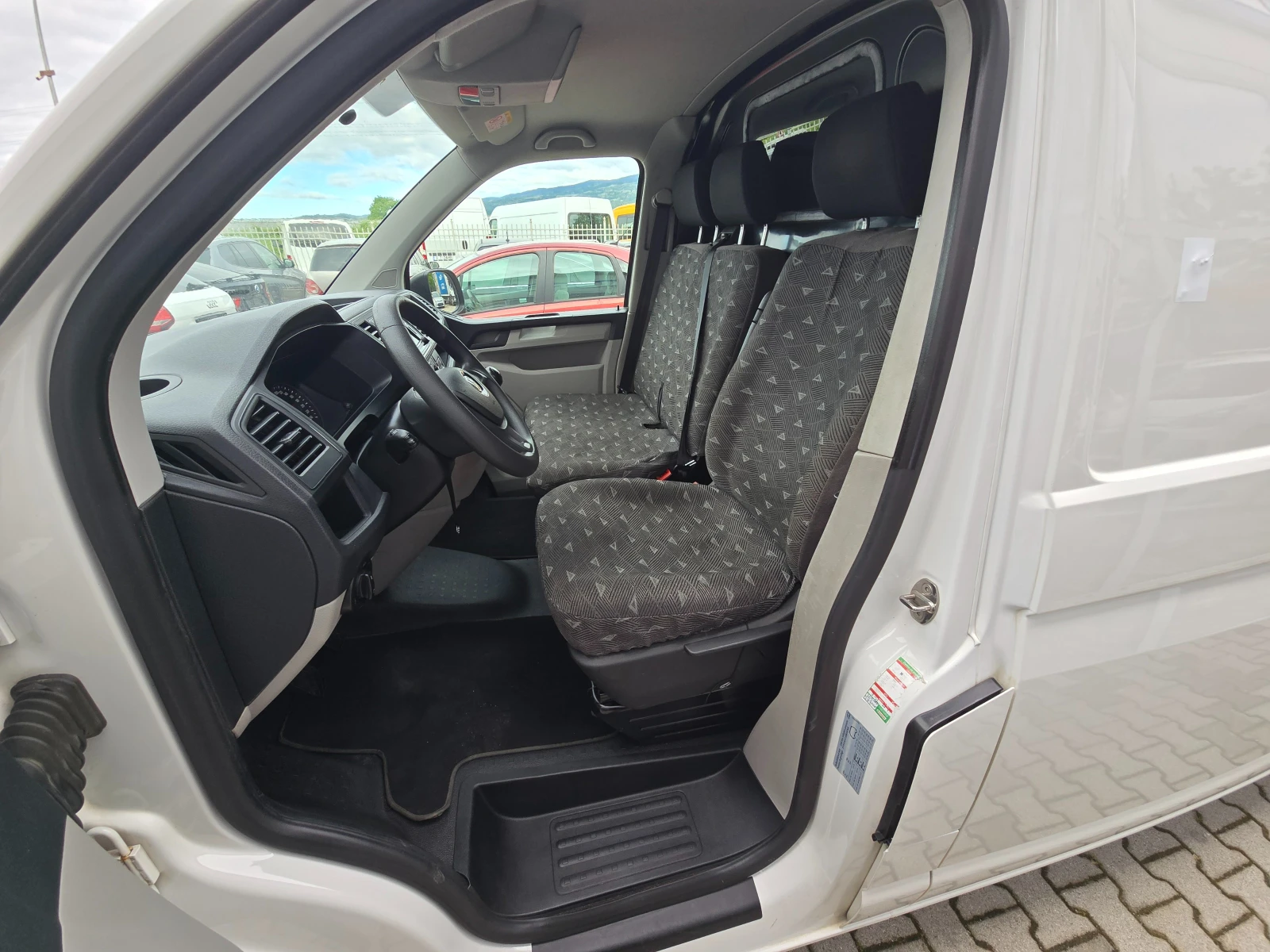 VW T6 2.0 ТDi 150к.c!! MAXI!!!, снимка 8 - Бусове и автобуси - 54952351