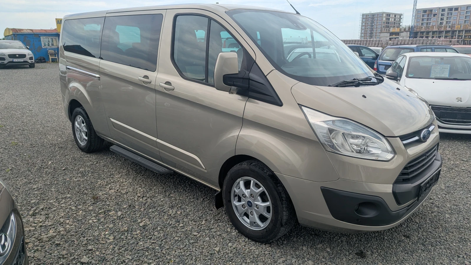 Ford Tourneo Custom 2.2 tdci, снимка 3 - Бусове и автобуси - 55269816