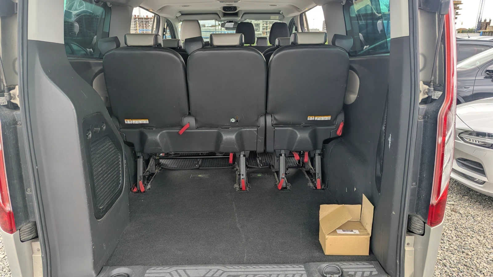 Ford Tourneo Custom 2.2 tdci, снимка 9 - Бусове и автобуси - 55269816