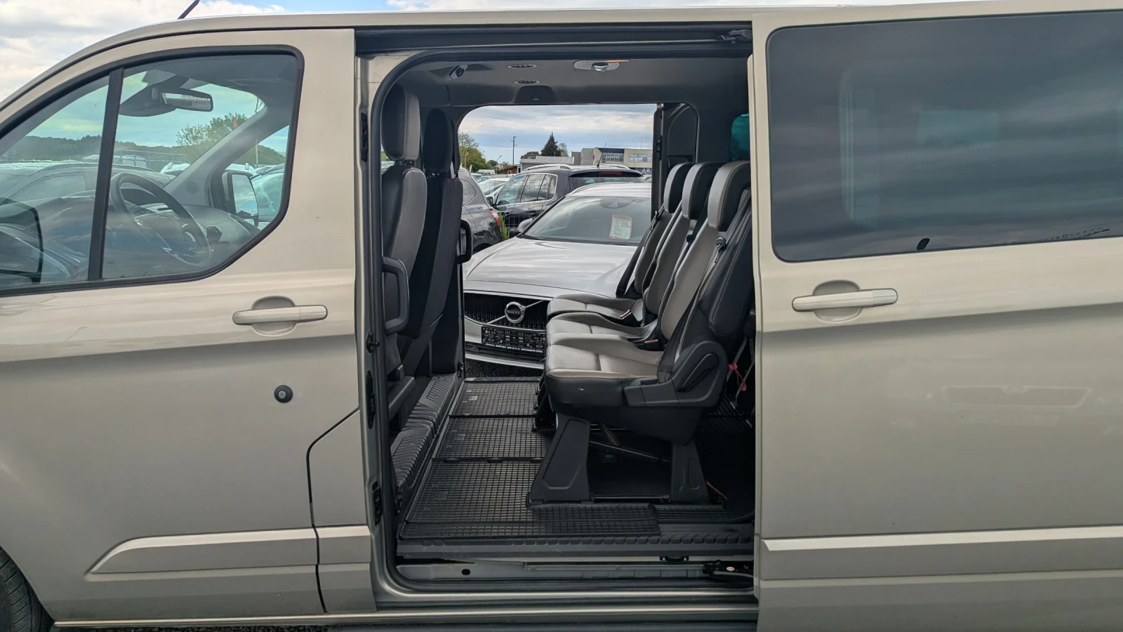 Ford Tourneo Custom 2.2 tdci, снимка 8 - Бусове и автобуси - 55269816