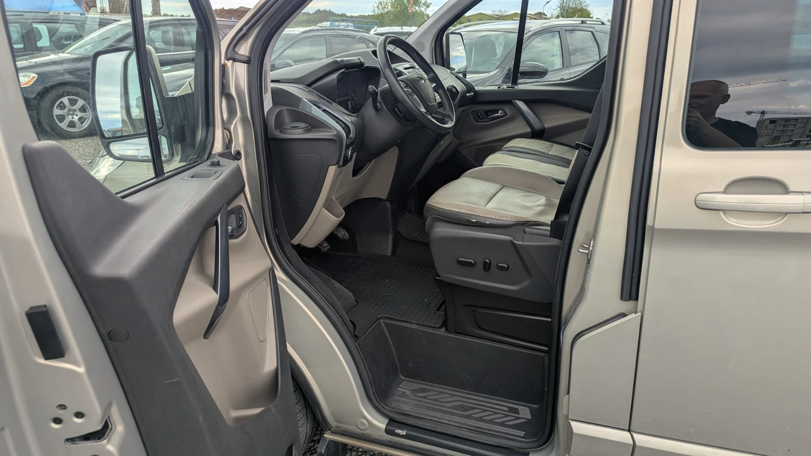 Ford Tourneo Custom 2.2 tdci, снимка 7 - Бусове и автобуси - 55269816