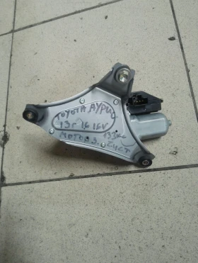 Моторче задна чистачка Тойота Аурис 1.6Б