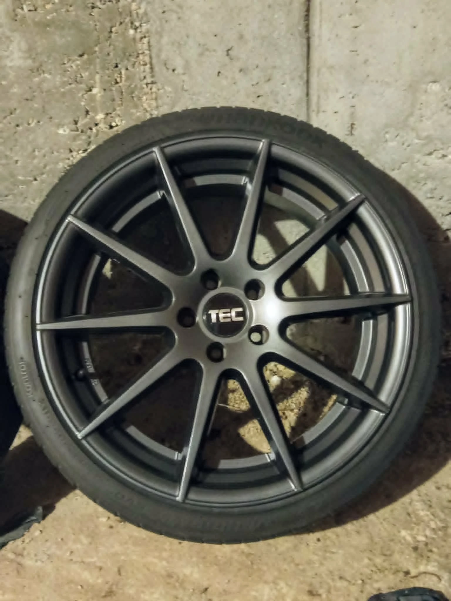 Гуми с джанти Hankook 235/35R19, снимка 5 - Гуми и джанти - 54501320