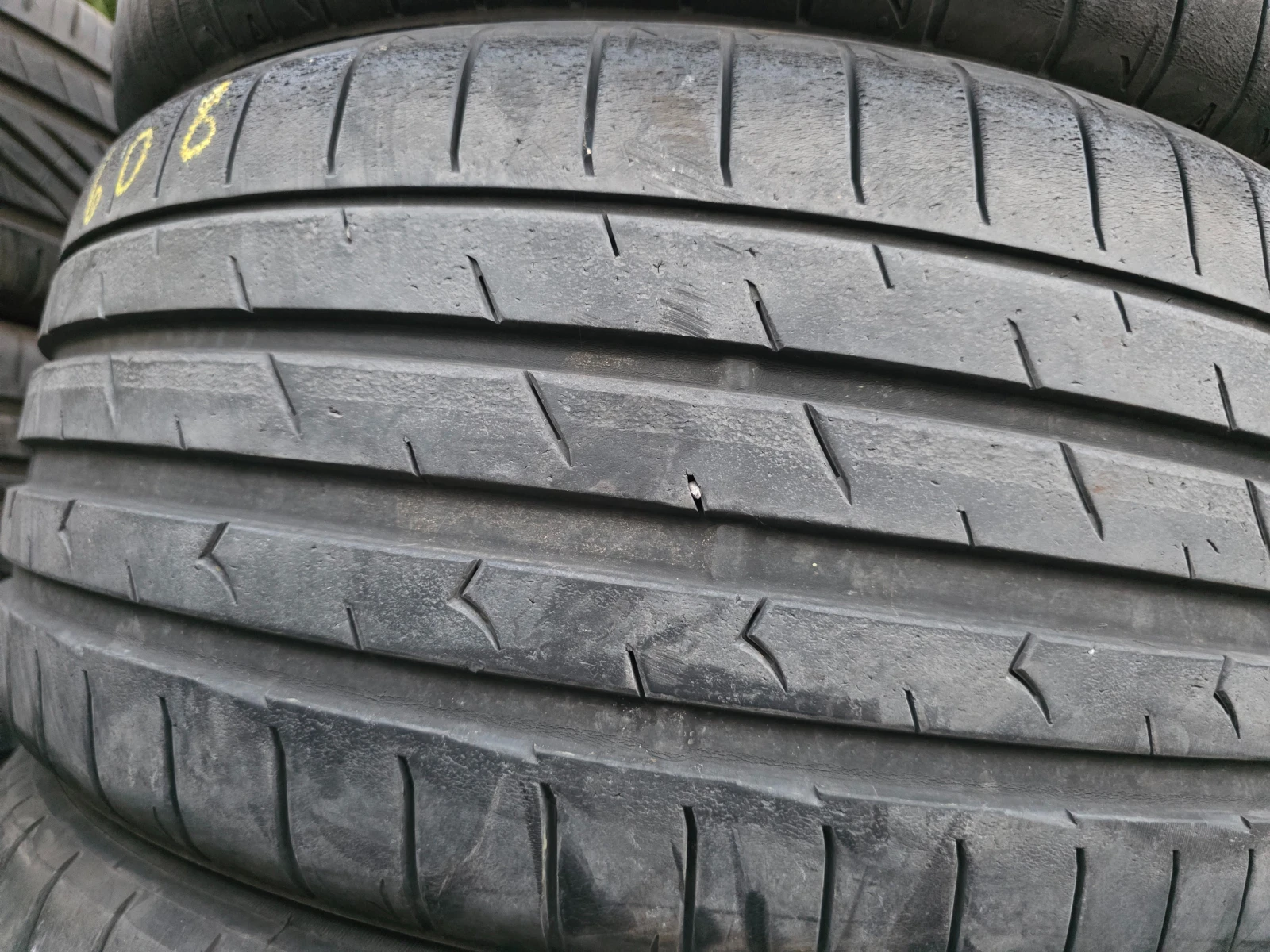 Гуми Летни 225/40R18, снимка 2 - Гуми и джанти - 55581767