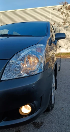 Toyota Corolla verso 1.8vvt-i 7места TUV, снимка 3