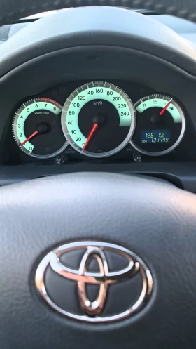 Toyota Corolla verso 1.8vvt-i 7места TUV, снимка 9