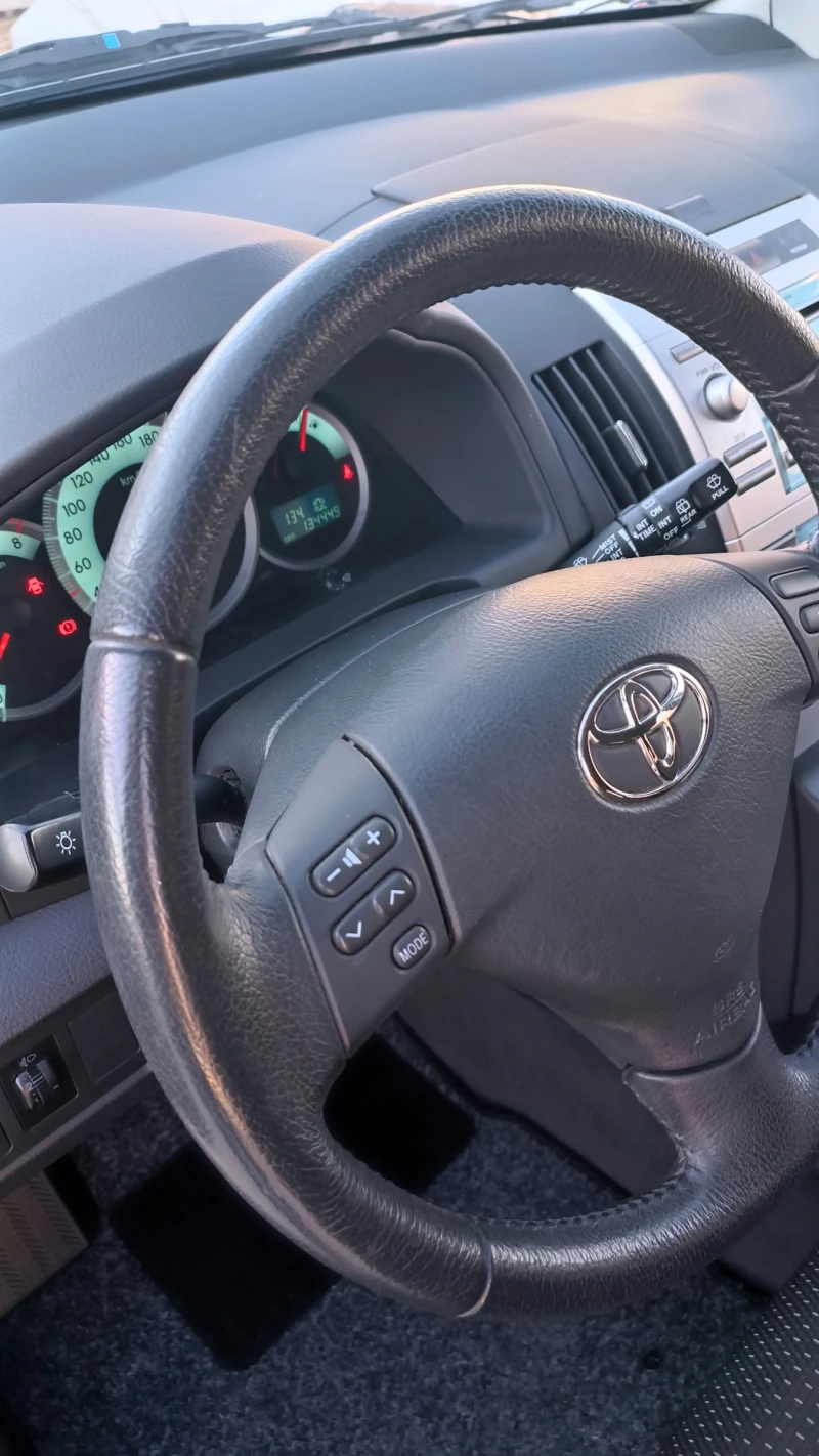 Toyota Corolla verso 1.8vvt-i 7места TUV, снимка 11 - Автомобили и джипове - 48105820