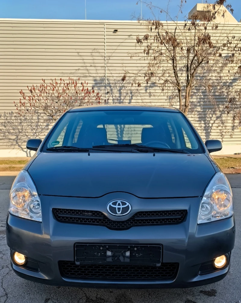 Toyota Corolla verso 1.8vvt-i 7места TUV, снимка 2 - Автомобили и джипове - 48105820