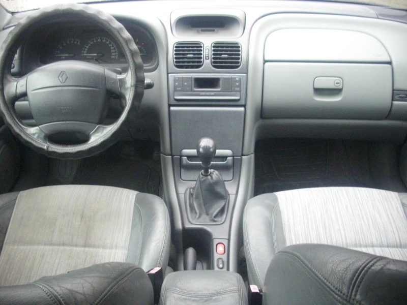 Renault Laguna 1.9DTI-FAIRWAY-98PS-FULLMAX, снимка 9 - Автомобили и джипове - 48107042