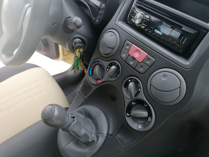 Fiat Panda 1.2 i, снимка 8 - Автомобили и джипове - 52503327