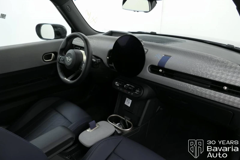 Mini Cooper C 1, 5 Steptronic Favoured Trim, снимка 7 - Автомобили и джипове - 52816926