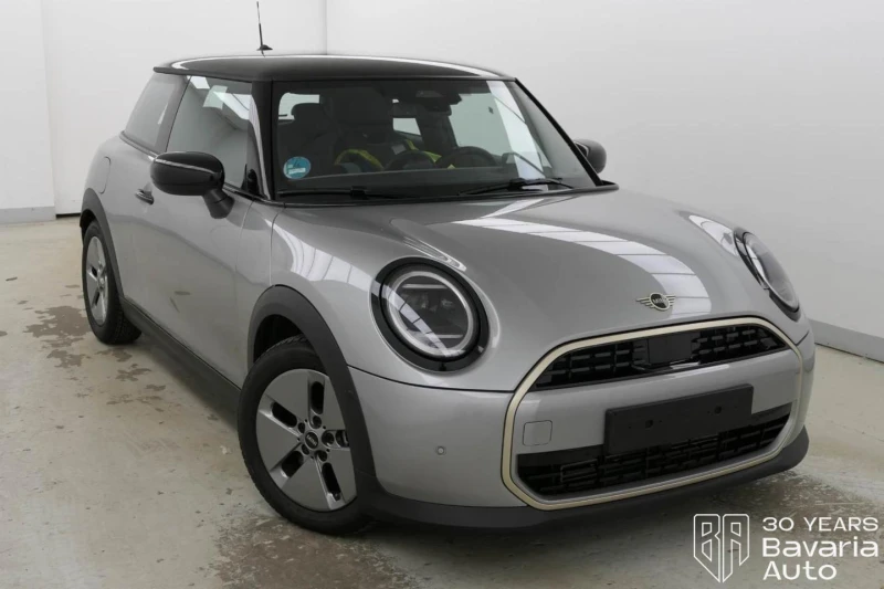 Mini Cooper C 1, 5 Steptronic Favoured Trim, снимка 4 - Автомобили и джипове - 52816926