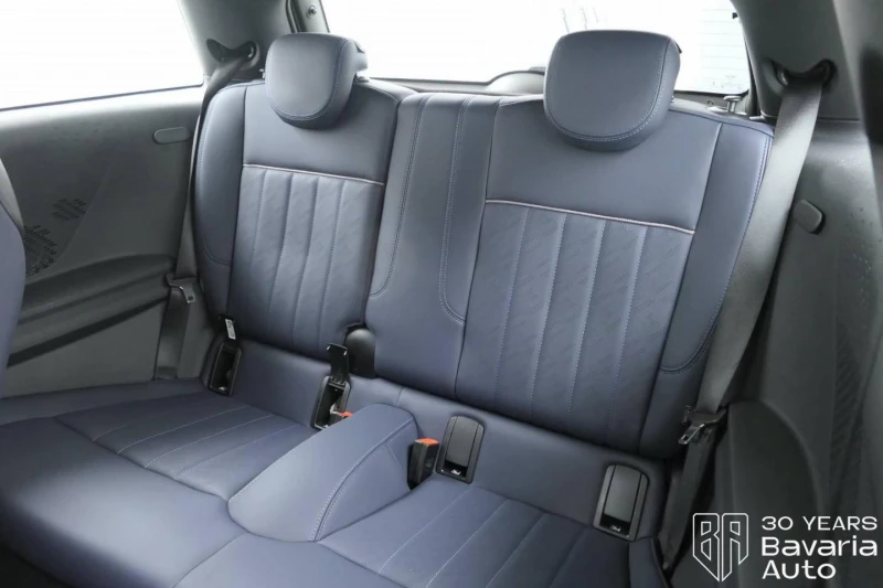 Mini Cooper C 1, 5 Steptronic Favoured Trim, снимка 8 - Автомобили и джипове - 52816926