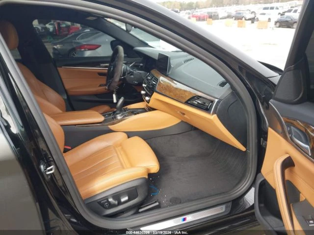 BMW 540 M PACK| HUD| SOFT CLOSE| ЩОРИ| 360, снимка 9 - Автомобили и джипове - 54119225