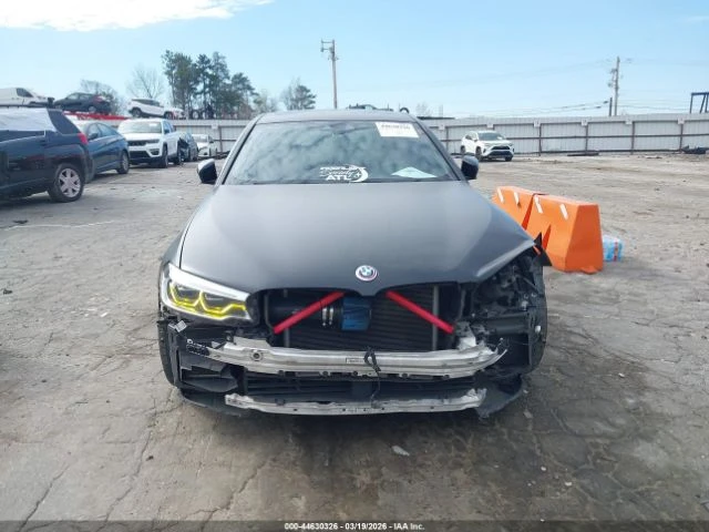 BMW 540 M PACK| HUD| SOFT CLOSE| ЩОРИ| 360, снимка 2 - Автомобили и джипове - 54119225