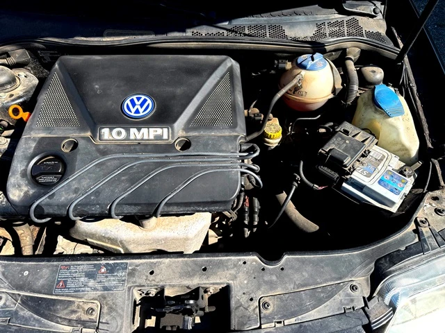 VW Polo 1.0i, снимка 7 - Автомобили и джипове - 54559494