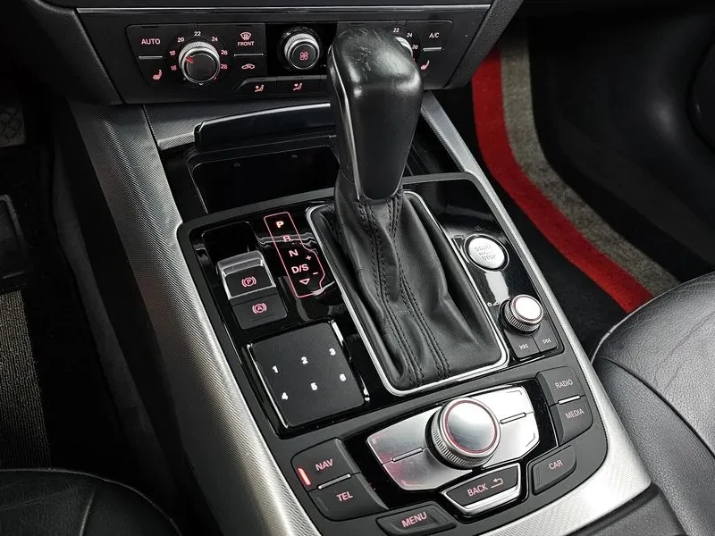 Audi A6 2.0 TDI Quattro, снимка 9 - Автомобили и джипове - 54561227