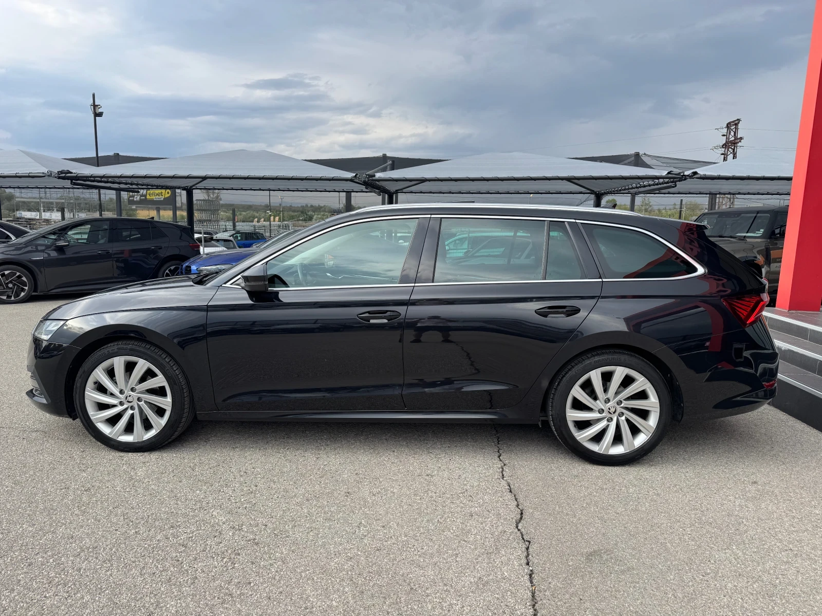 Skoda Octavia 2.0D-FULL LED-ПОДГРЕВ-КОЖА-ПАНОРАМА-АСИСНТЕНТИ-ТОП - изображение 3
