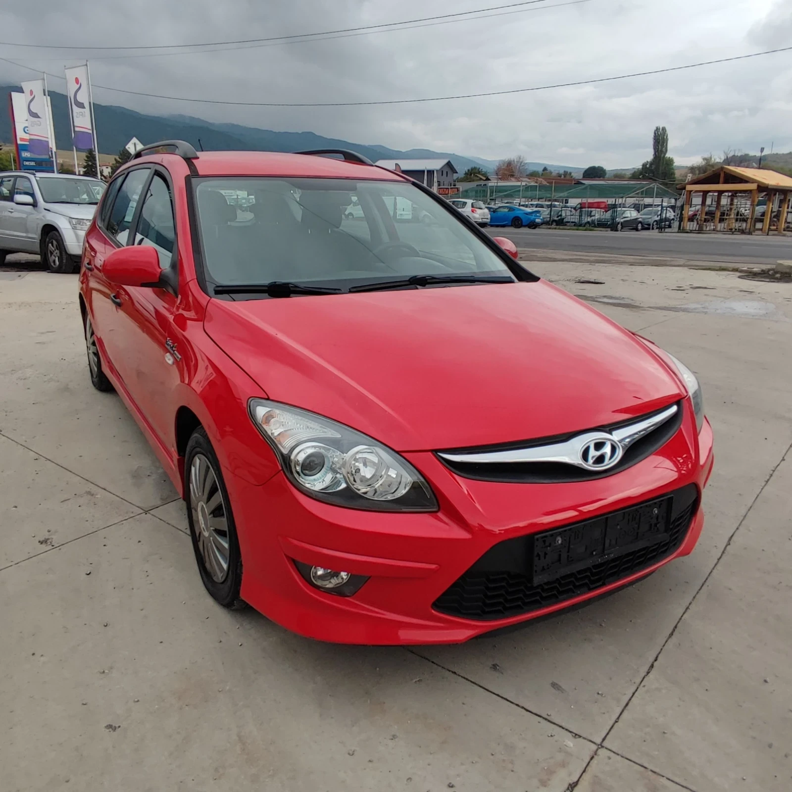 Hyundai I30 CW* 1.4i* FACELIFT* BLUE DRIVE* 109ks* *  | Mobile.bg   3