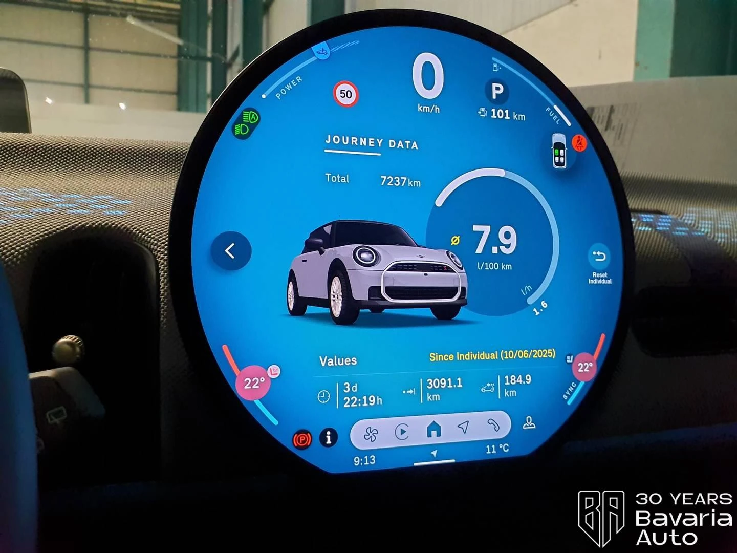 Mini Cooper C 1, 5 Steptronic Favoured Trim - изображение 9