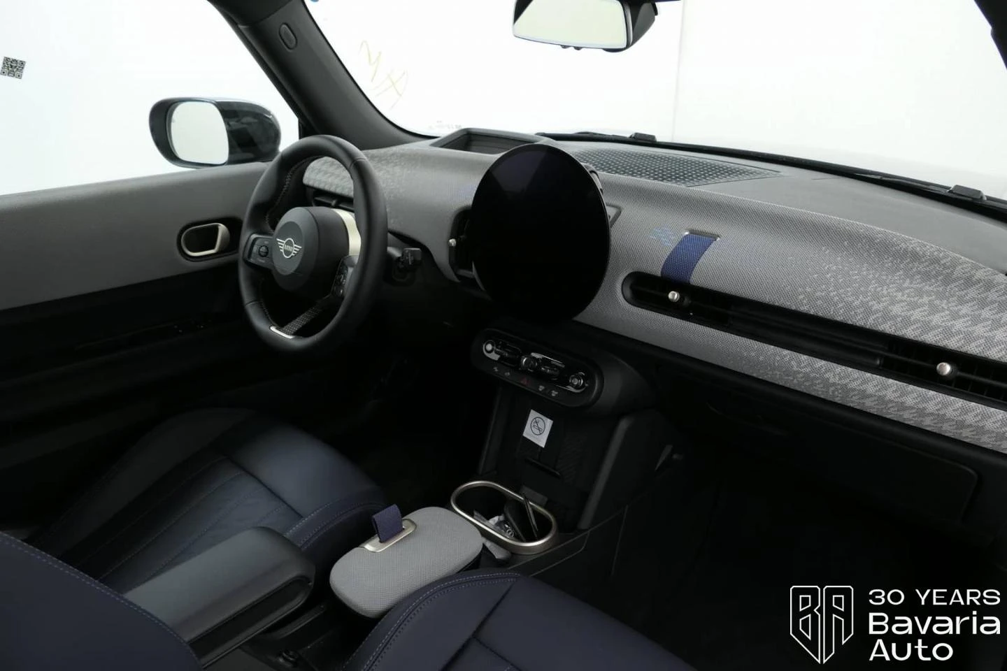 Mini Cooper C 1, 5 Steptronic Favoured Trim - изображение 7