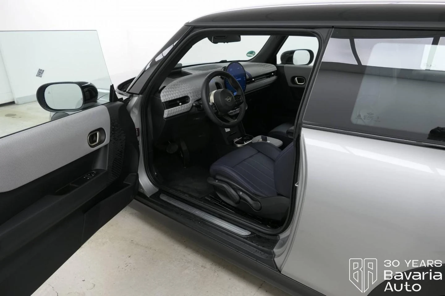 Mini Cooper C 1, 5 Steptronic Favoured Trim - изображение 5