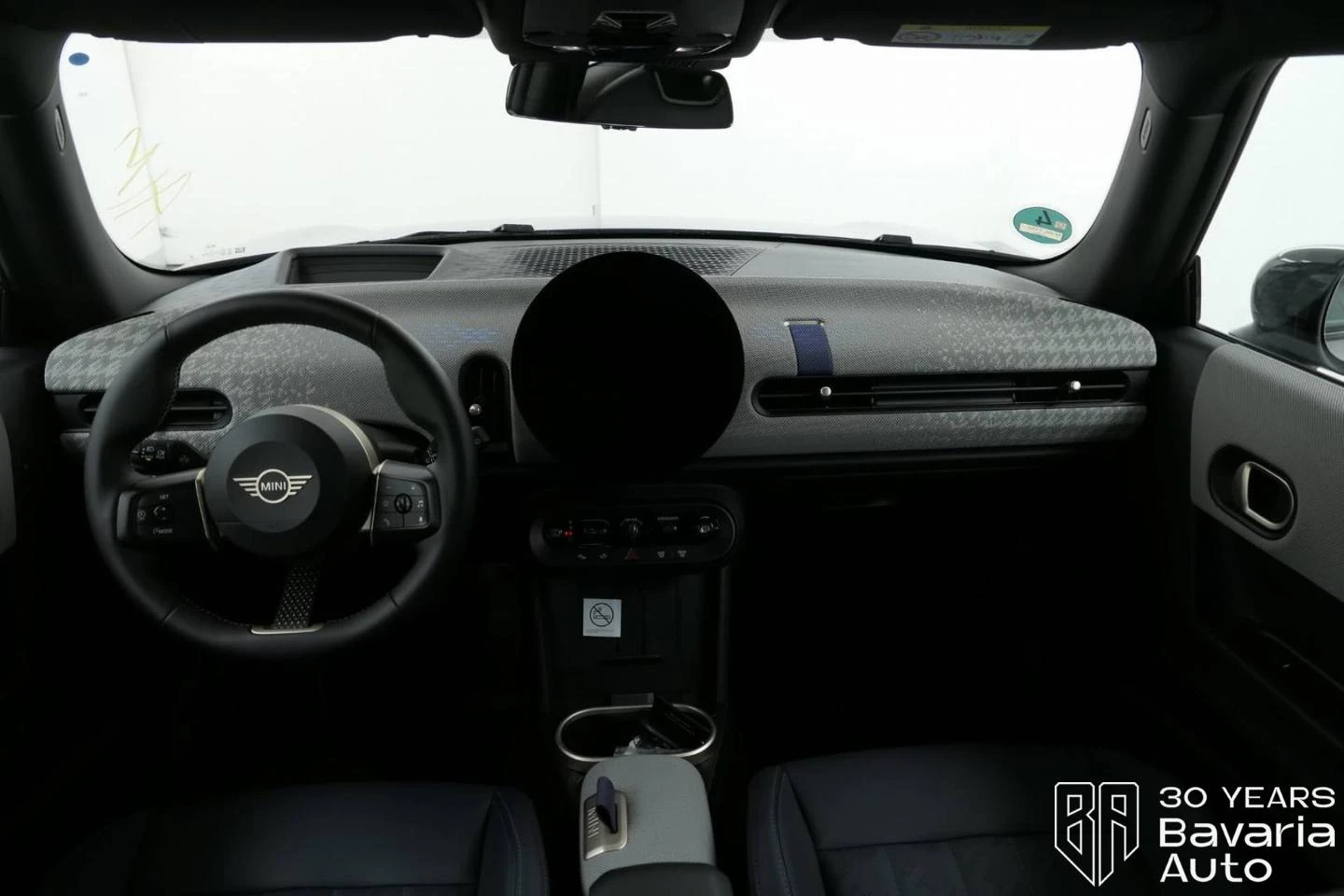 Mini Cooper C 1, 5 Steptronic Favoured Trim - изображение 6