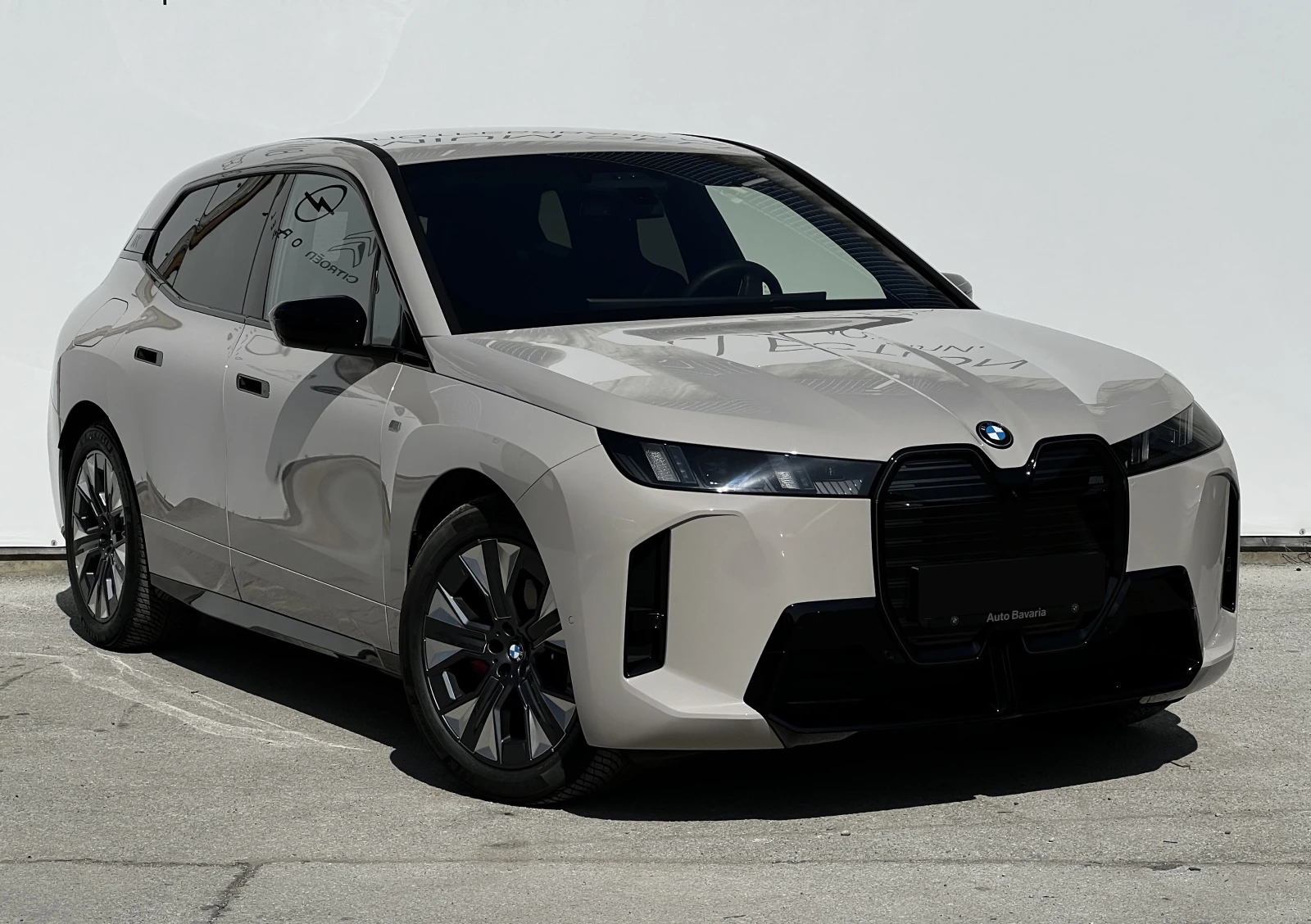 BMW iX xDrive M70, снимка 3 - Автомобили и джипове - 53828423