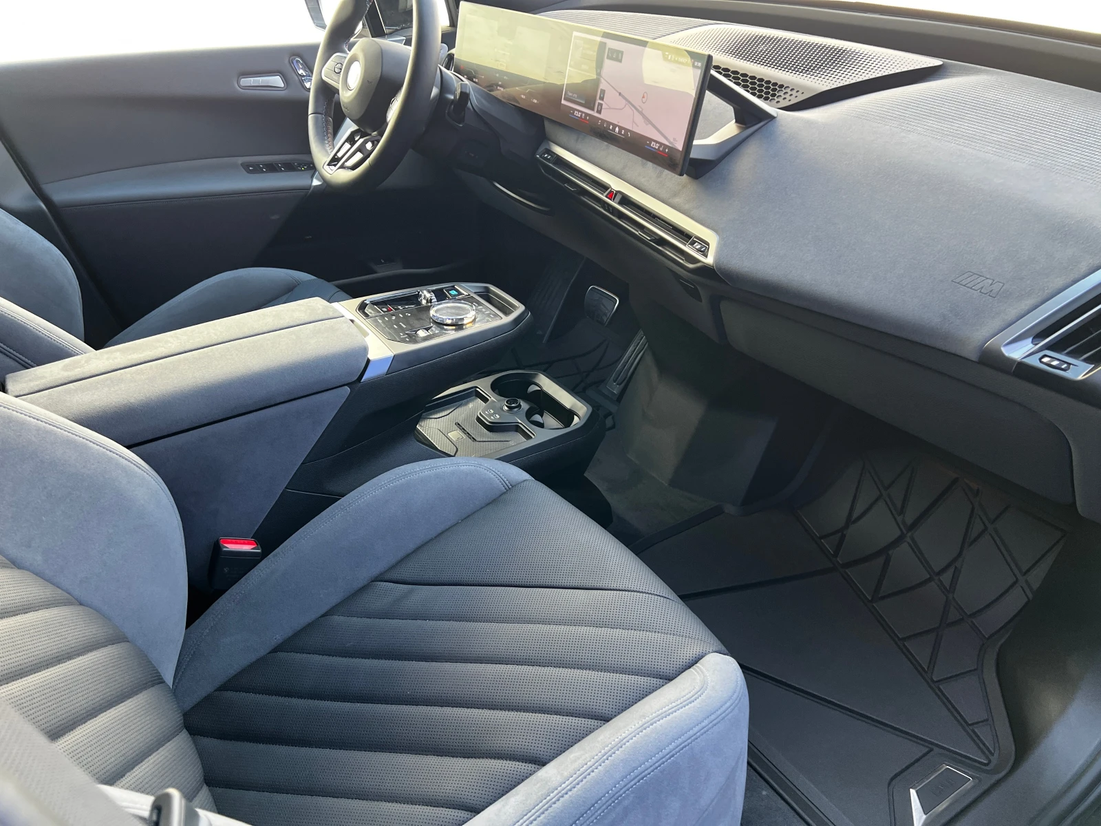 BMW iX xDrive M70, снимка 11 - Автомобили и джипове - 53828423