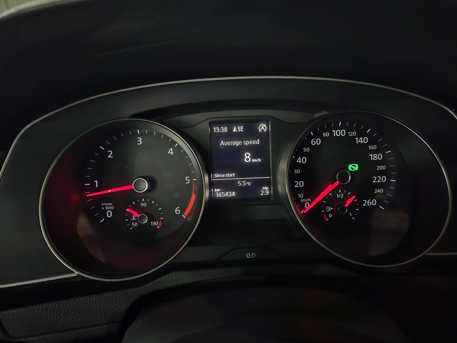 VW Passat Автоматик, Bi-Led, Дистроник, Масаж, снимка 16 - Автомобили и джипове - 53903270