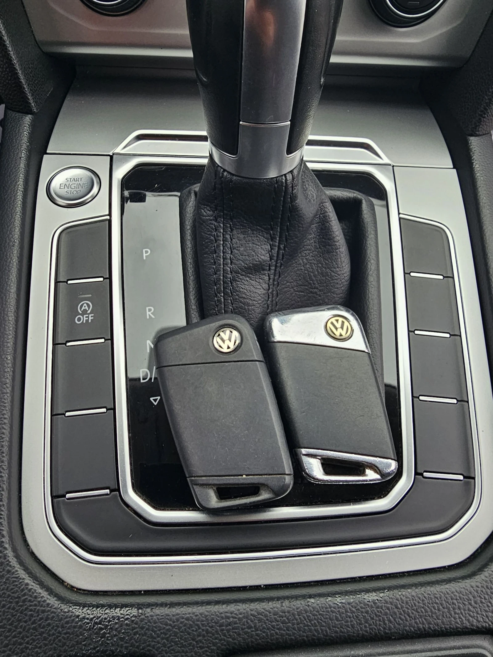 VW Passat Автоматик, Bi-Led, Дистроник, Масаж, снимка 12 - Автомобили и джипове - 53903270