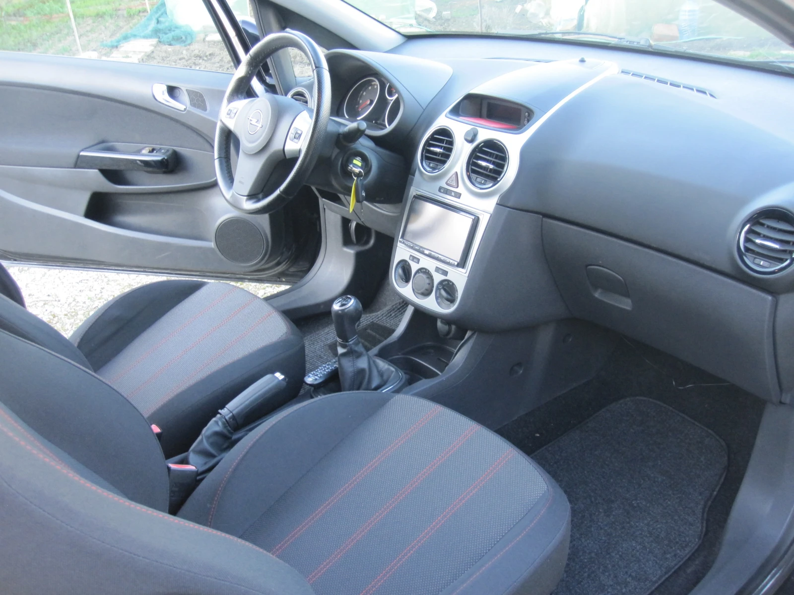 Opel Corsa 1.4 OPC LINE LUX, снимка 11 - Автомобили и джипове - 54115891