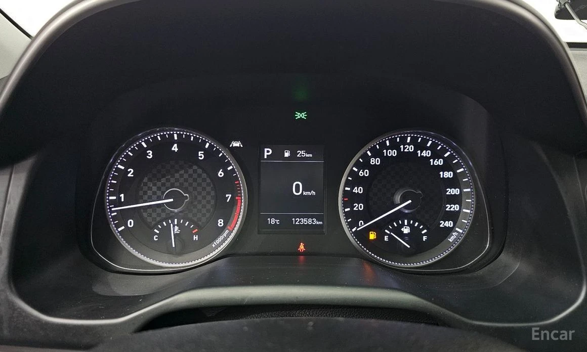 Hyundai Elantra, снимка 8 - Автомобили и джипове - 54119063