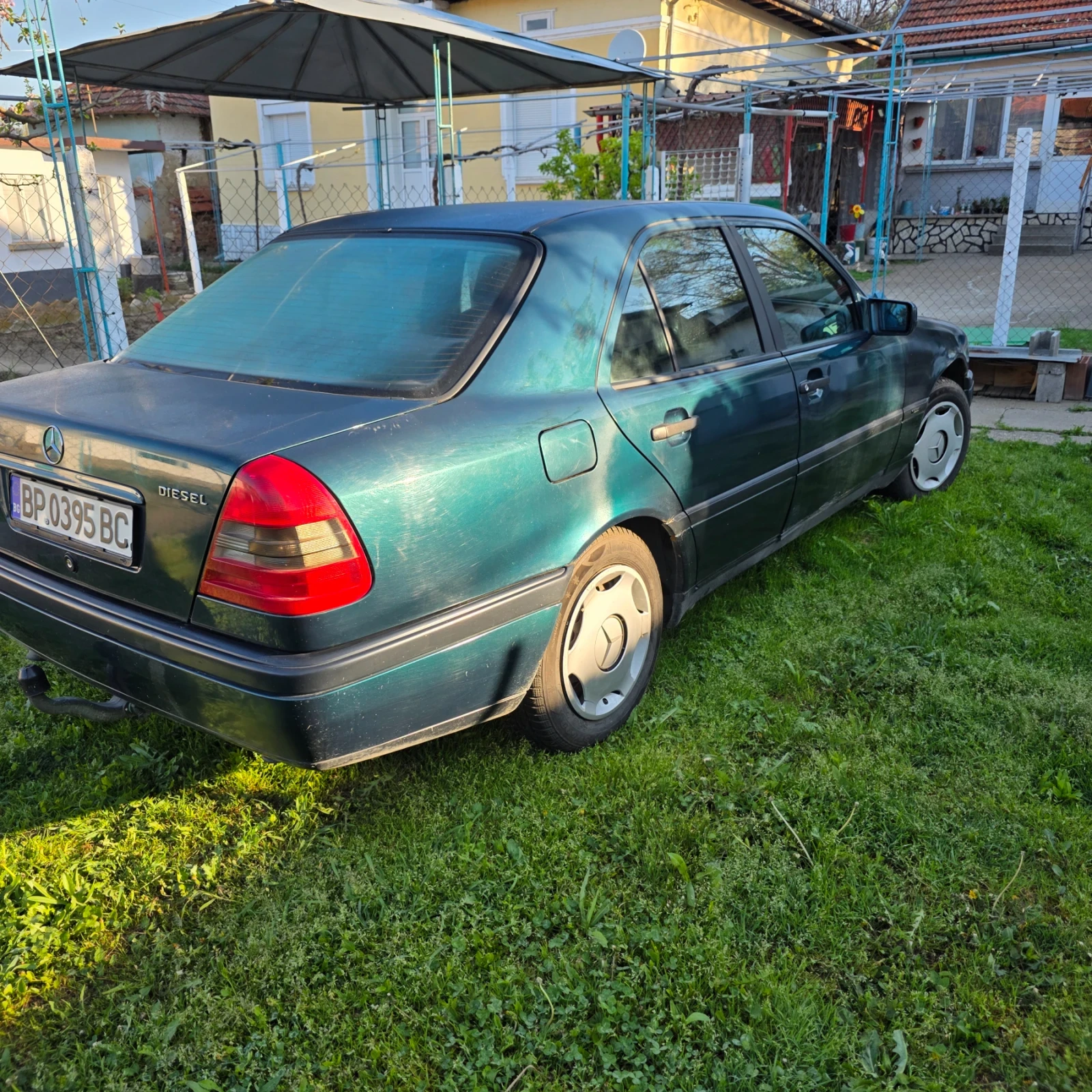 Mercedes-Benz 220, снимка 2 - Автомобили и джипове - 54241924