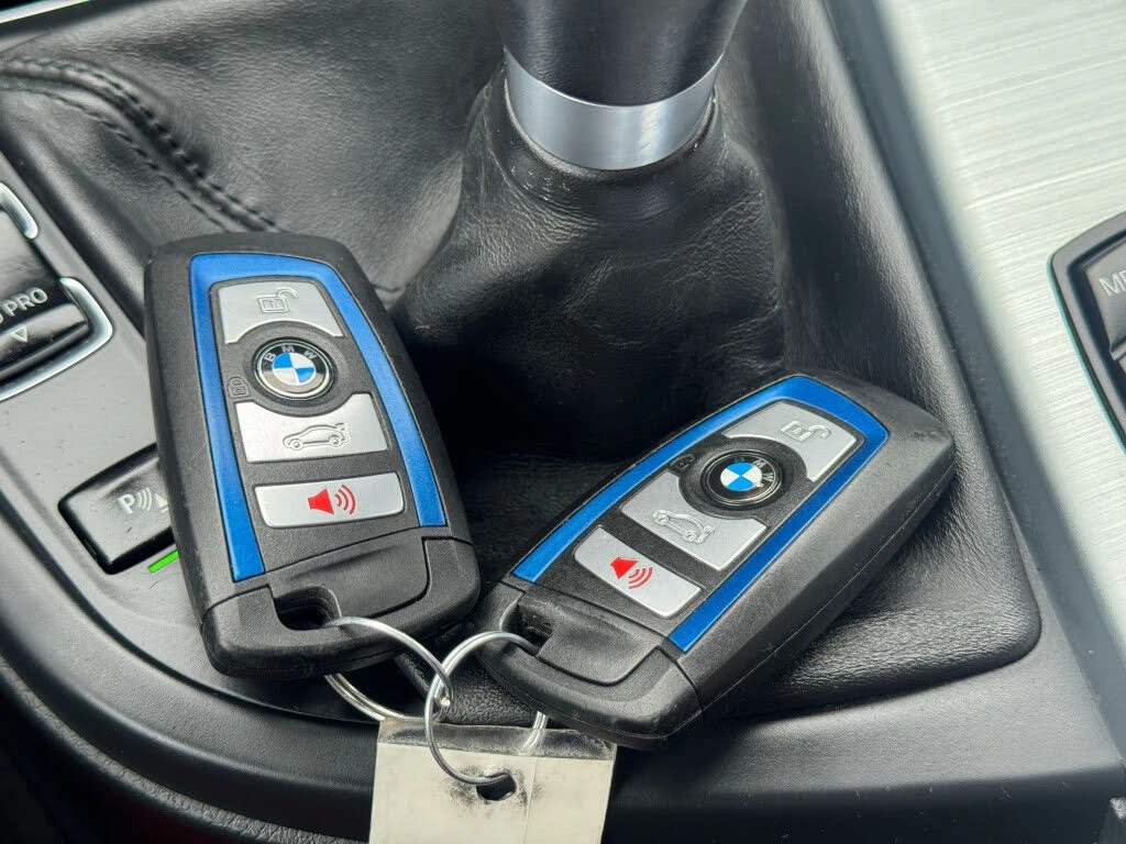BMW 335 RWD* АвтоКредит * (ЦЕНА ДО БГ), снимка 12 - Автомобили и джипове - 54691483