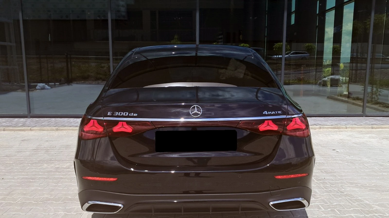Mercedes-Benz E 300 de 4Matic AMG Line = MGT Select 2 = �������� | Mobile.bg � ����������� 4