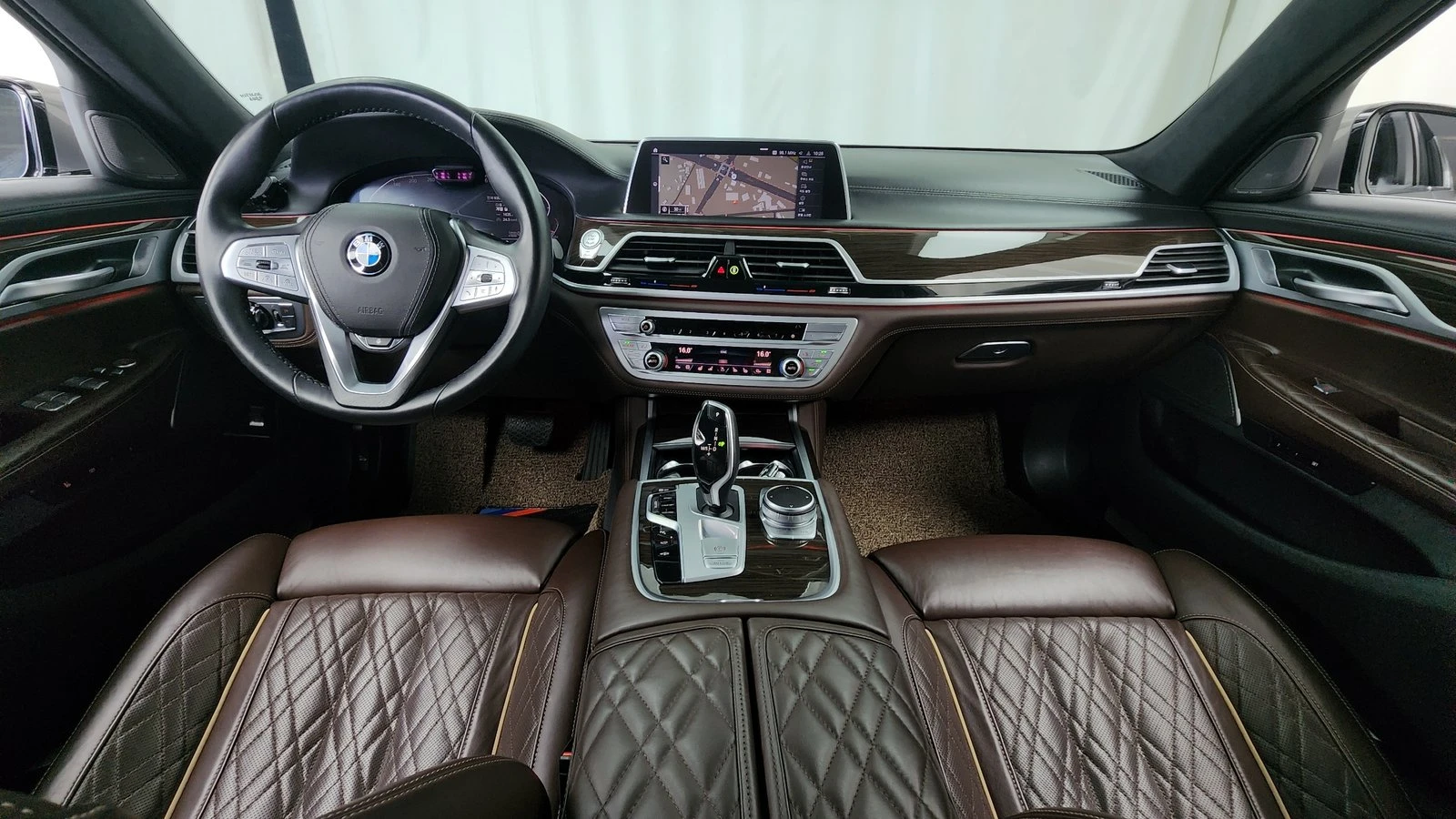 BMW 740 740d* ЛЮК* ОБДУХВАНЕ* HUD* 360* КРАЙНА ЦЕНА, снимка 7 - Автомобили и джипове - 55336567