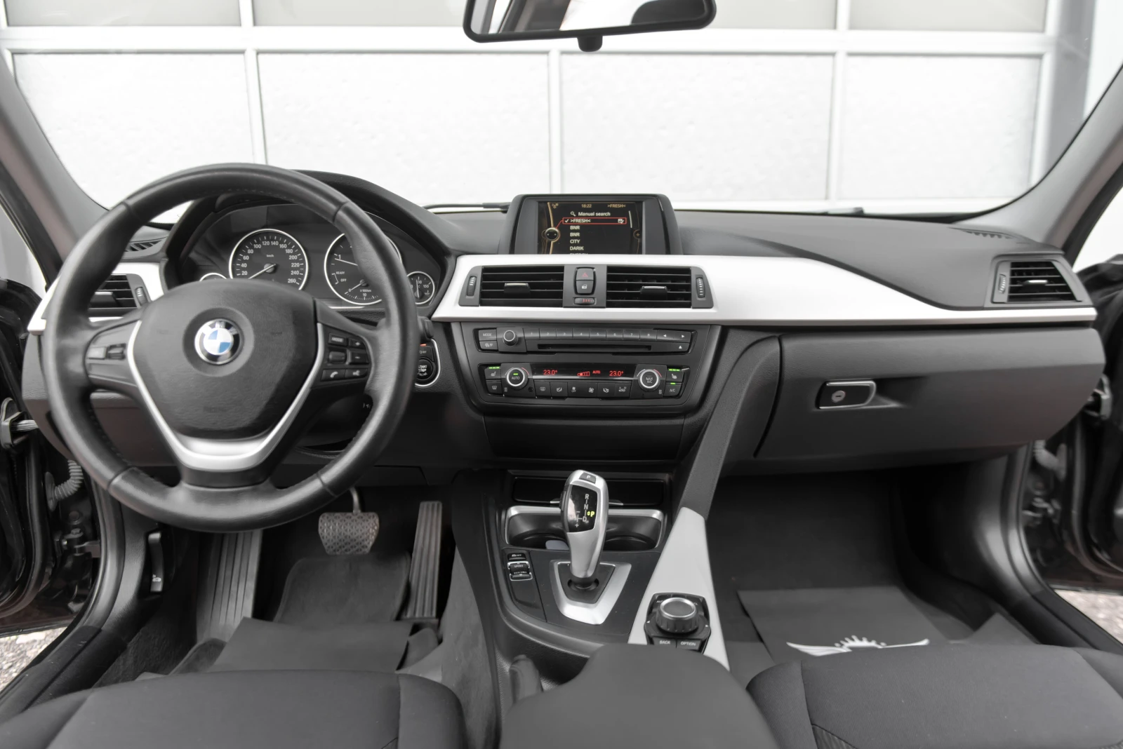 BMW 320 ТОП* 184кс* 8zf* Германия* , снимка 11 - Автомобили и джипове - 55429863