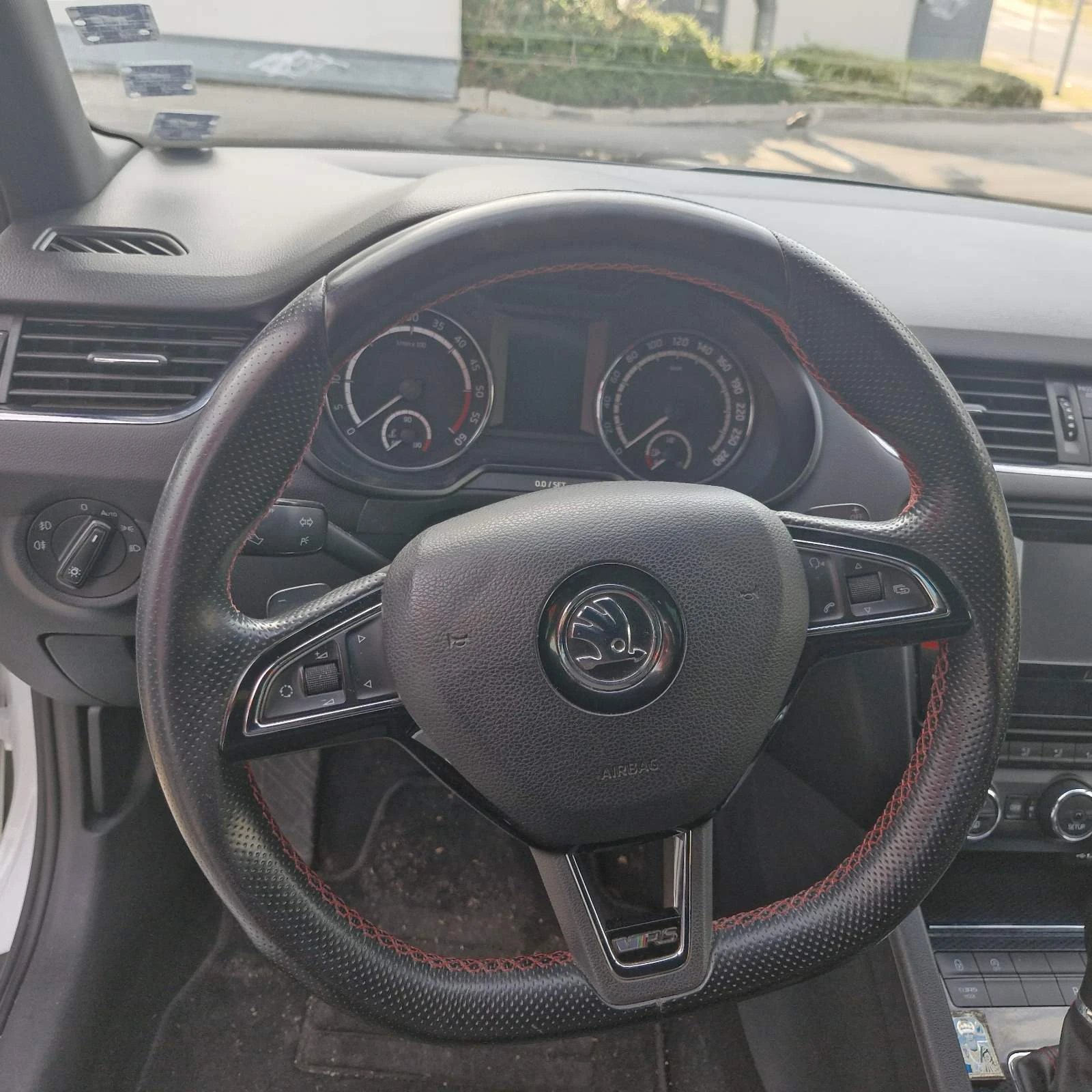 Skoda Octavia 2.0 RS, снимка 14 - Автомобили и джипове - 56082125