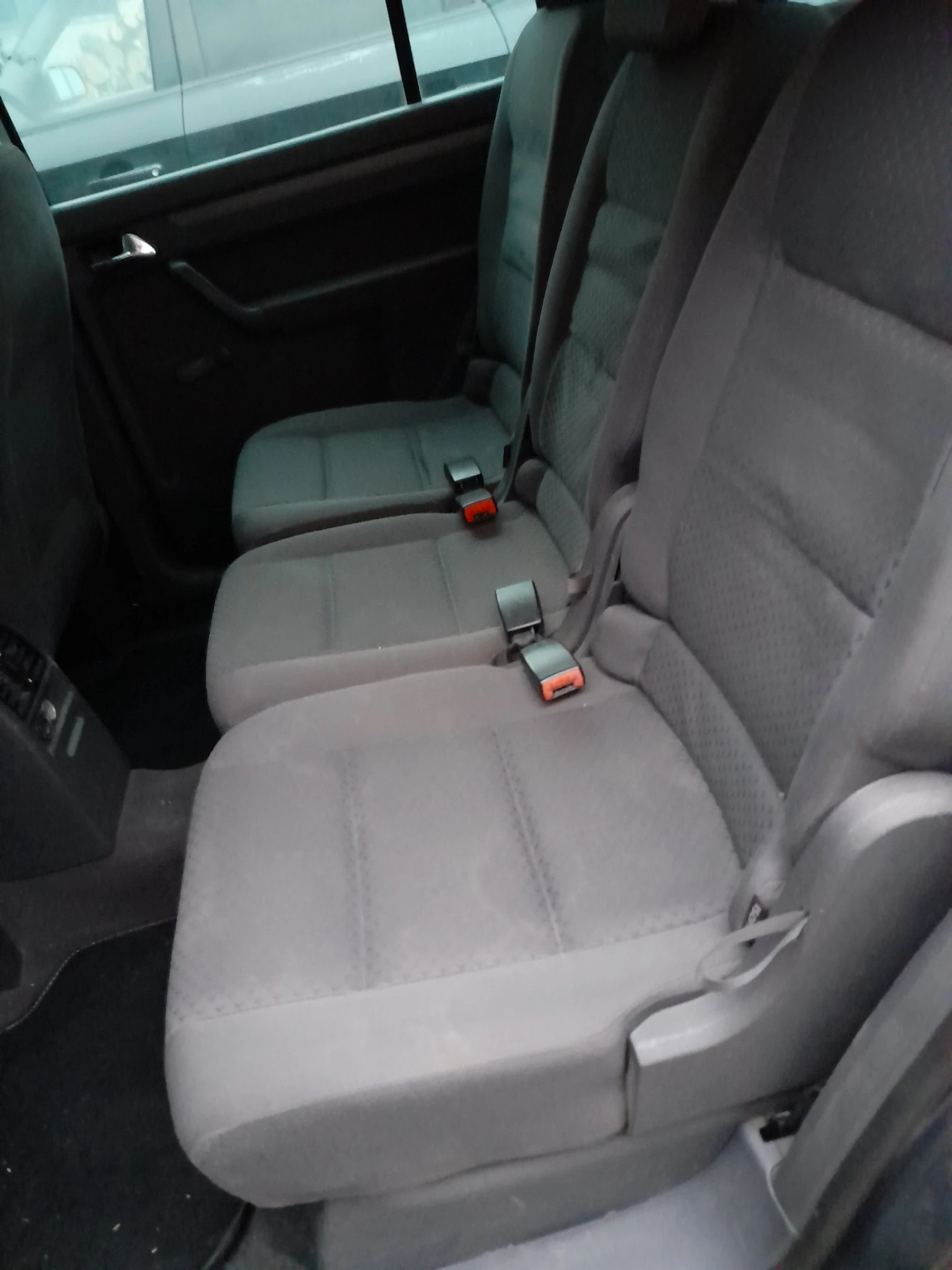 VW Touran 1.9D 7 ����� ��� ���� | Mobile.bg � ����������� 10