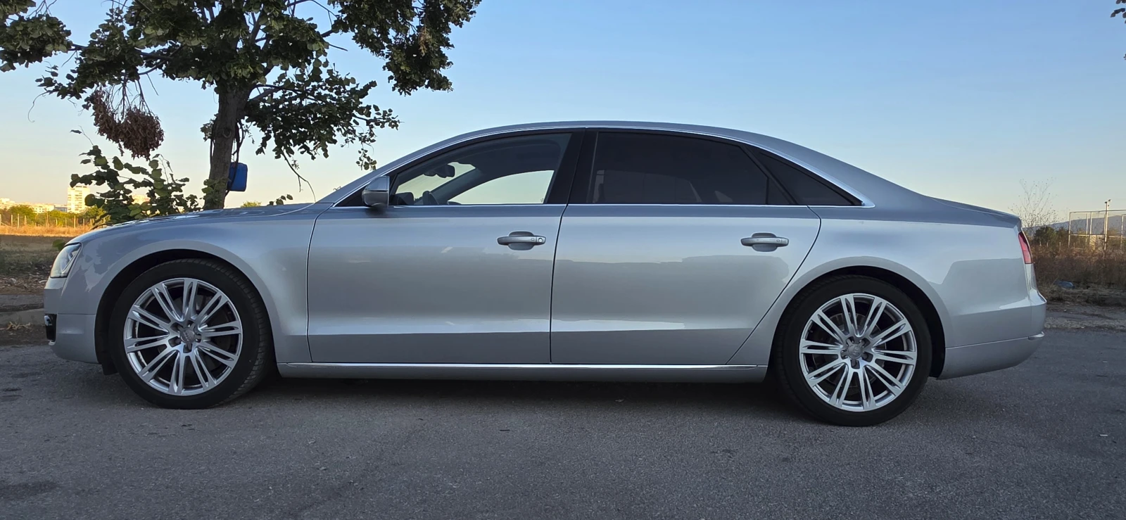 Audi A8, снимка 2 - Автомобили и джипове - 56121721
