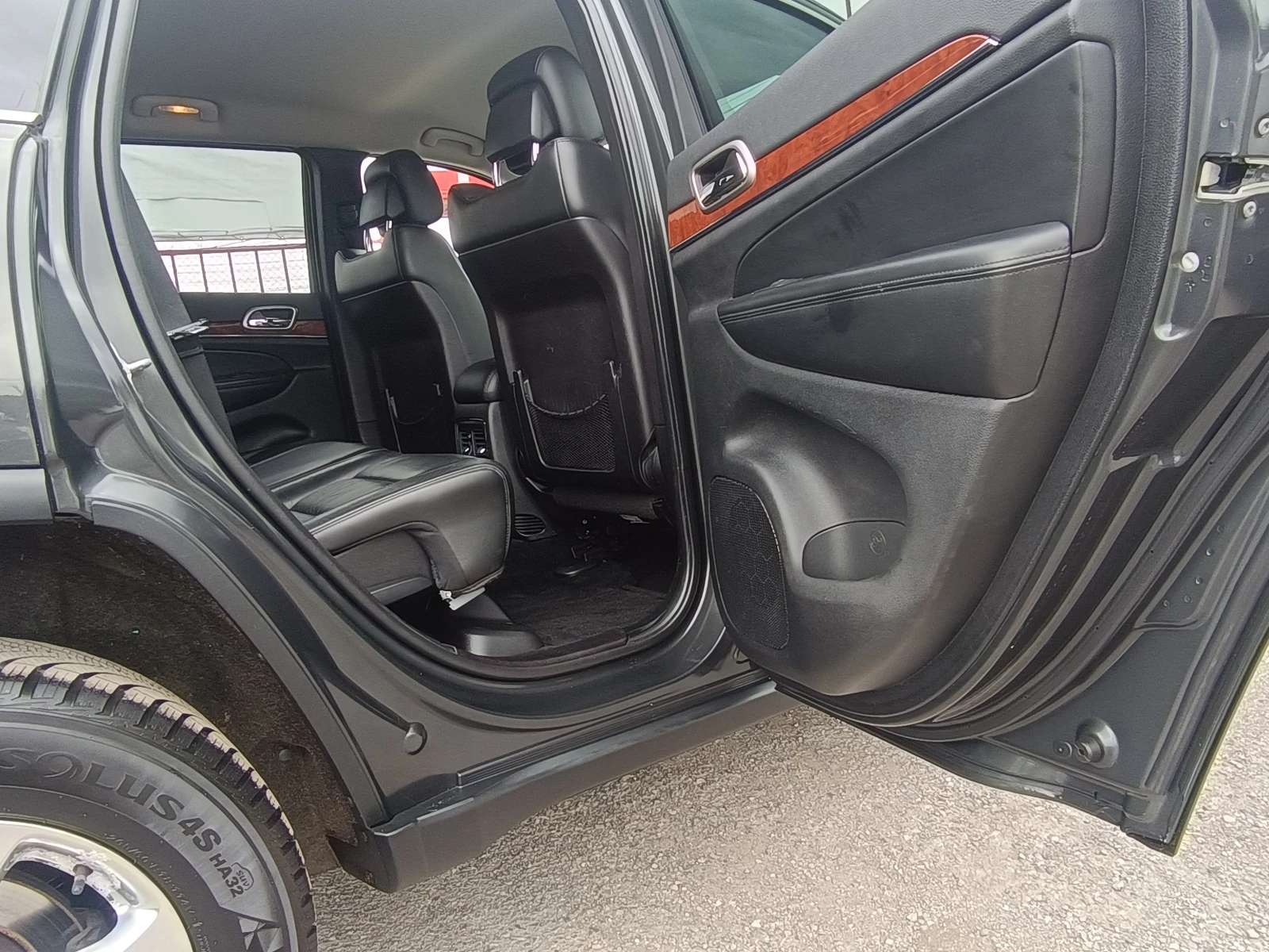 Jeep Grand cherokee 3.6-286к.с.!!!189хил.км!!!  НОВ ВНОС ШВЕЙЦАРИЯ!!!  - изображение 9