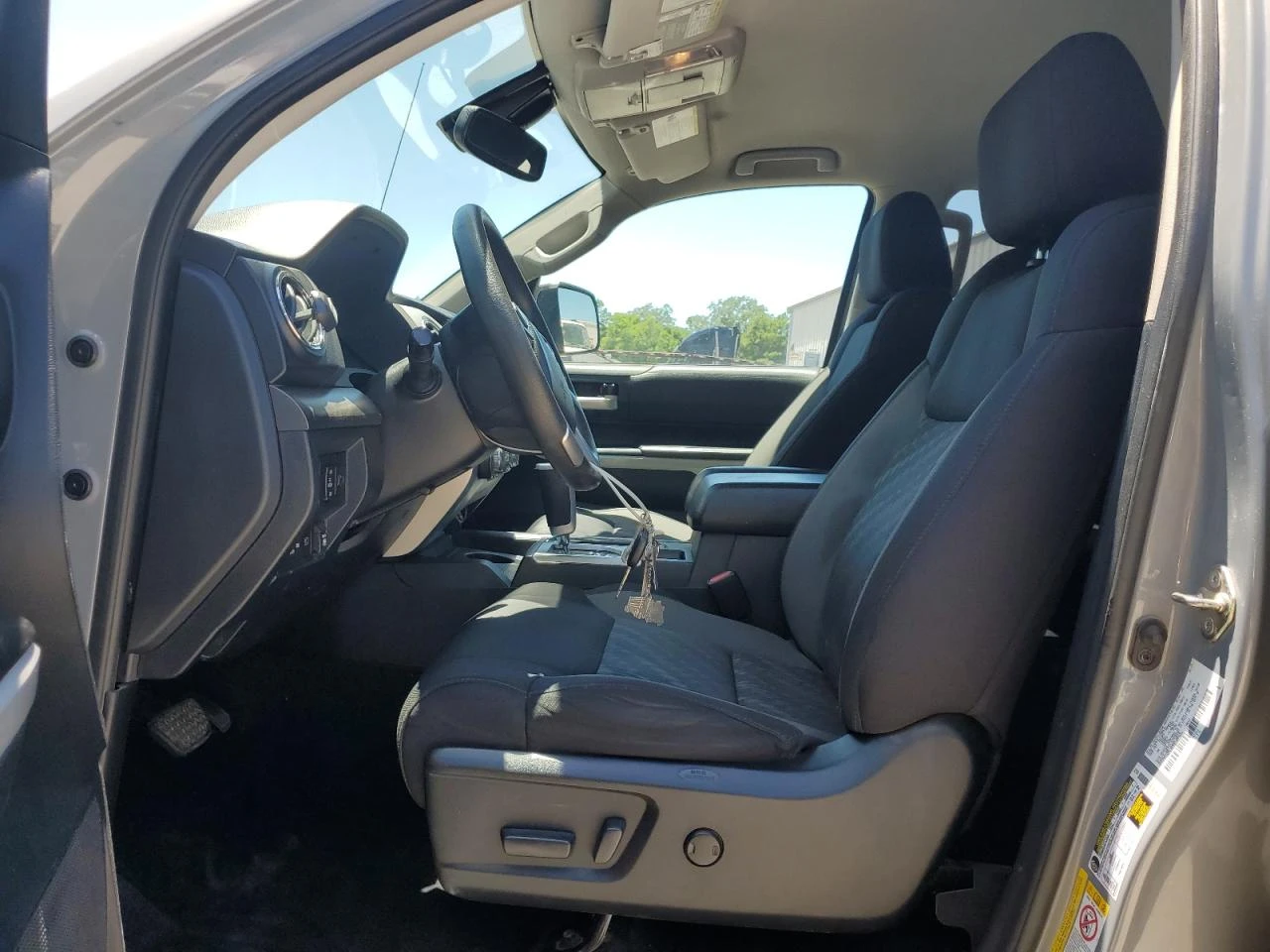 Toyota Tundra 5.7L/CREWMAX SR5 - изображение 7