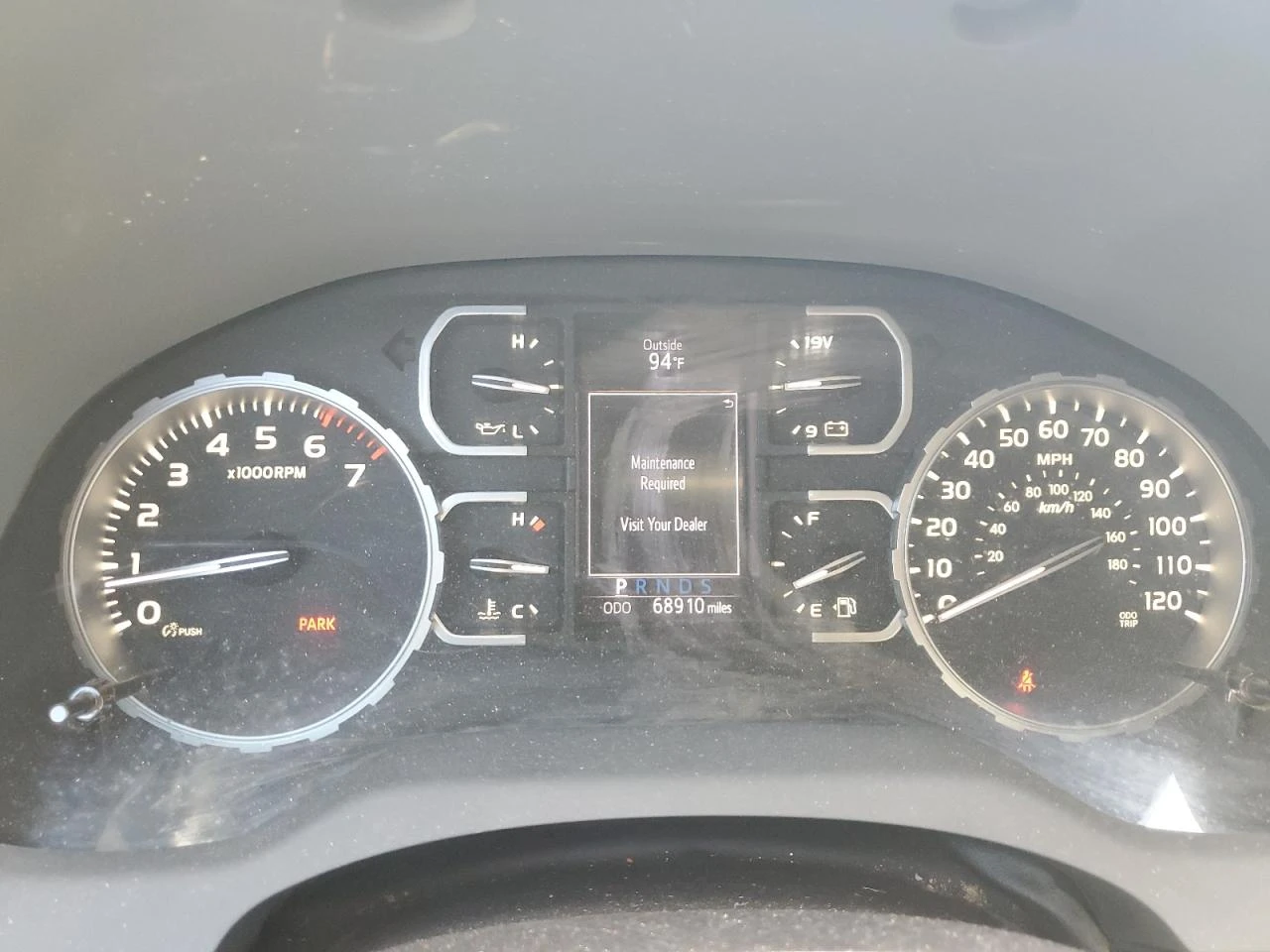 Toyota Tundra 5.7L/CREWMAX SR5 - изображение 9