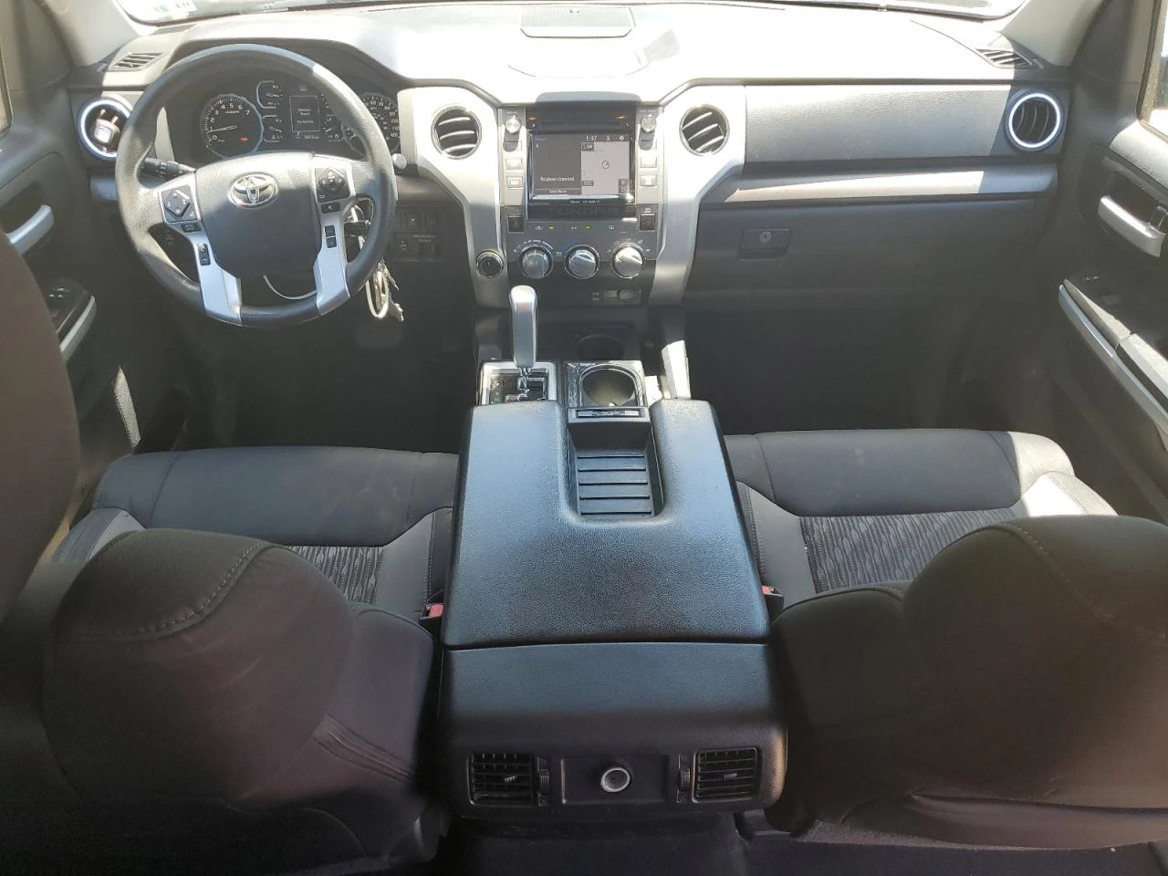 Toyota Tundra 5.7L/CREWMAX SR5 - изображение 8