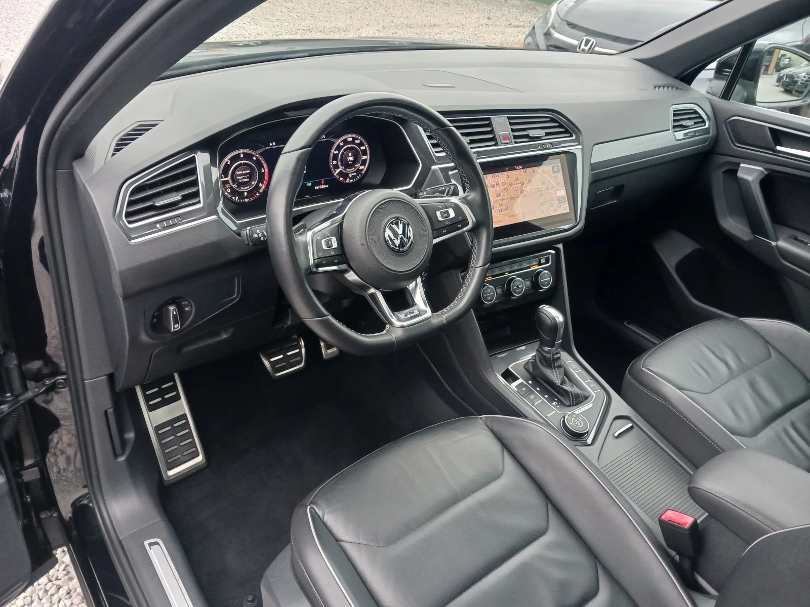 VW Tiguan 2.0 TDI= R-LINE= FULL LED= DIGITAL= TOP=  - изображение 7