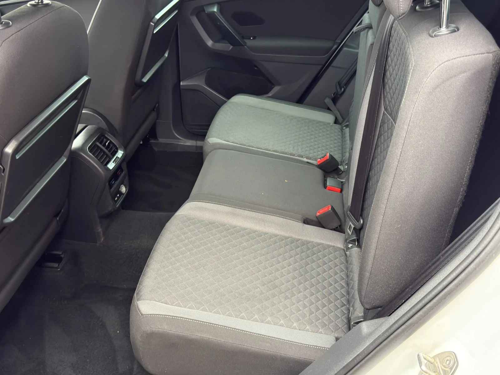 VW Tiguan 2.0 TDi EURO6B, снимка 9 - Автомобили и джипове - 53980656